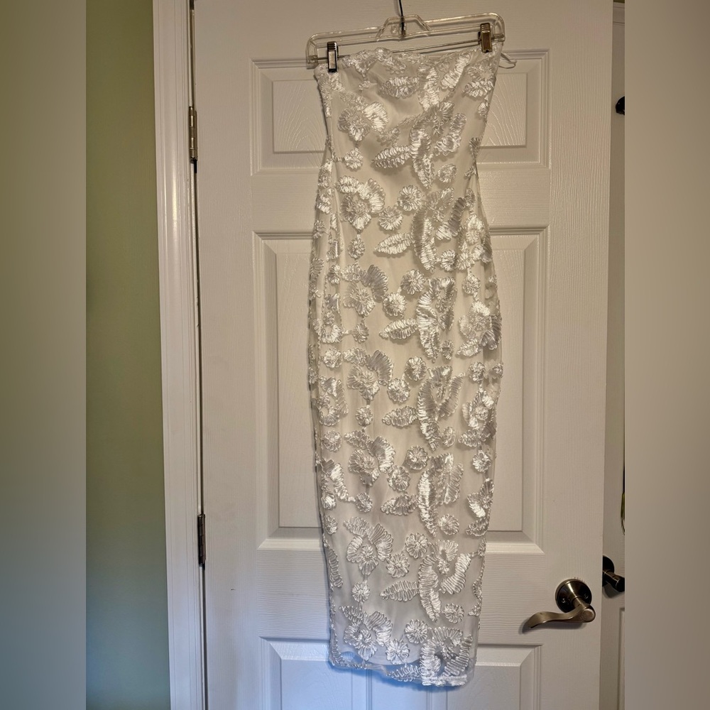 12th Tribe Strapless White Floral Appliqué Sheath Dress